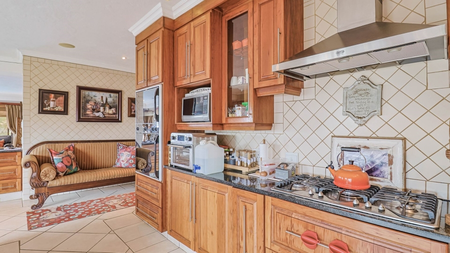 5 Bedroom Property for Sale in Birdwood Estate North West